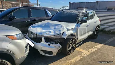 2020 Volvo XC40T4 AWD