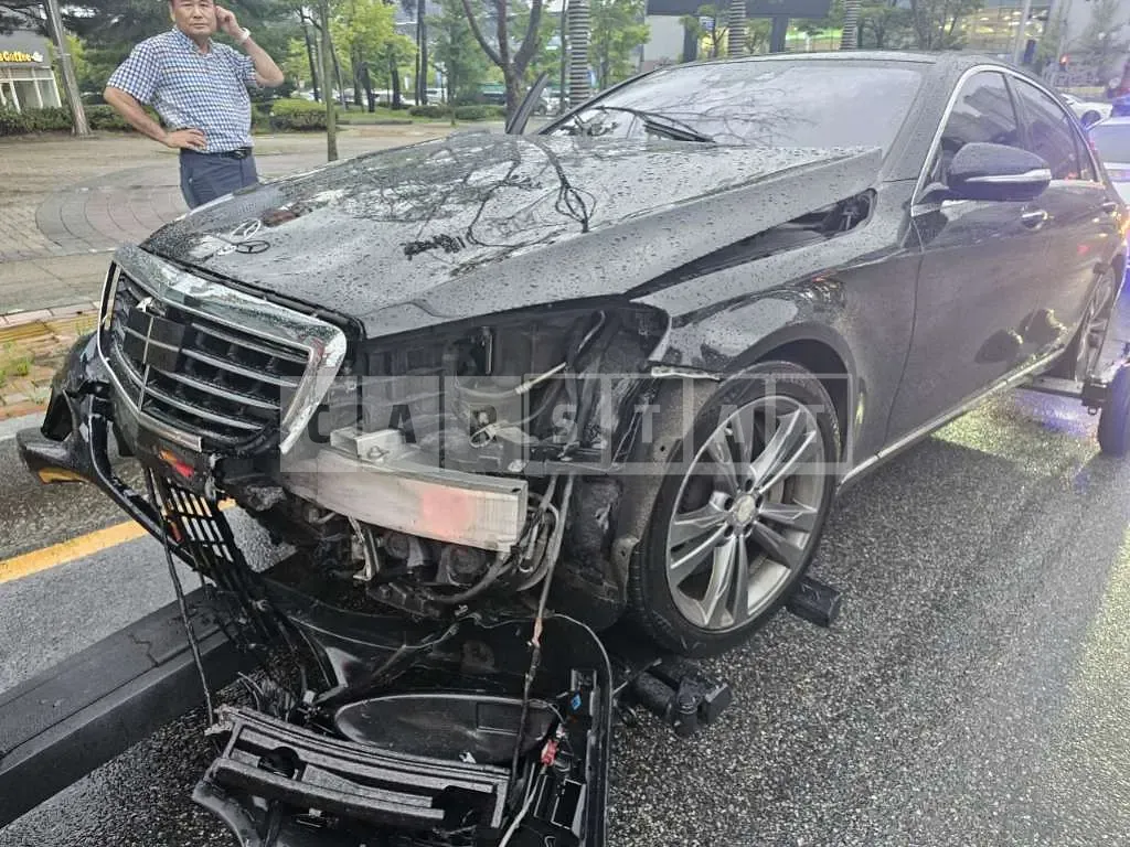 Photo 2 of 3: 2016 Mercedes-Benz S500L — Korean insurance auction