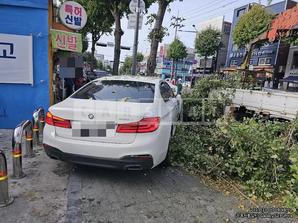 Photo 2 of 29: 2018 BMW 520d, VIN WBAJC3102JDB28228 — Korean insurance auction