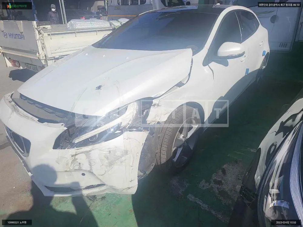 Photo 2 of 26: 2017 Volvo V40D3, VIN YV1MV79K0H2432832 — Korean insurance auction