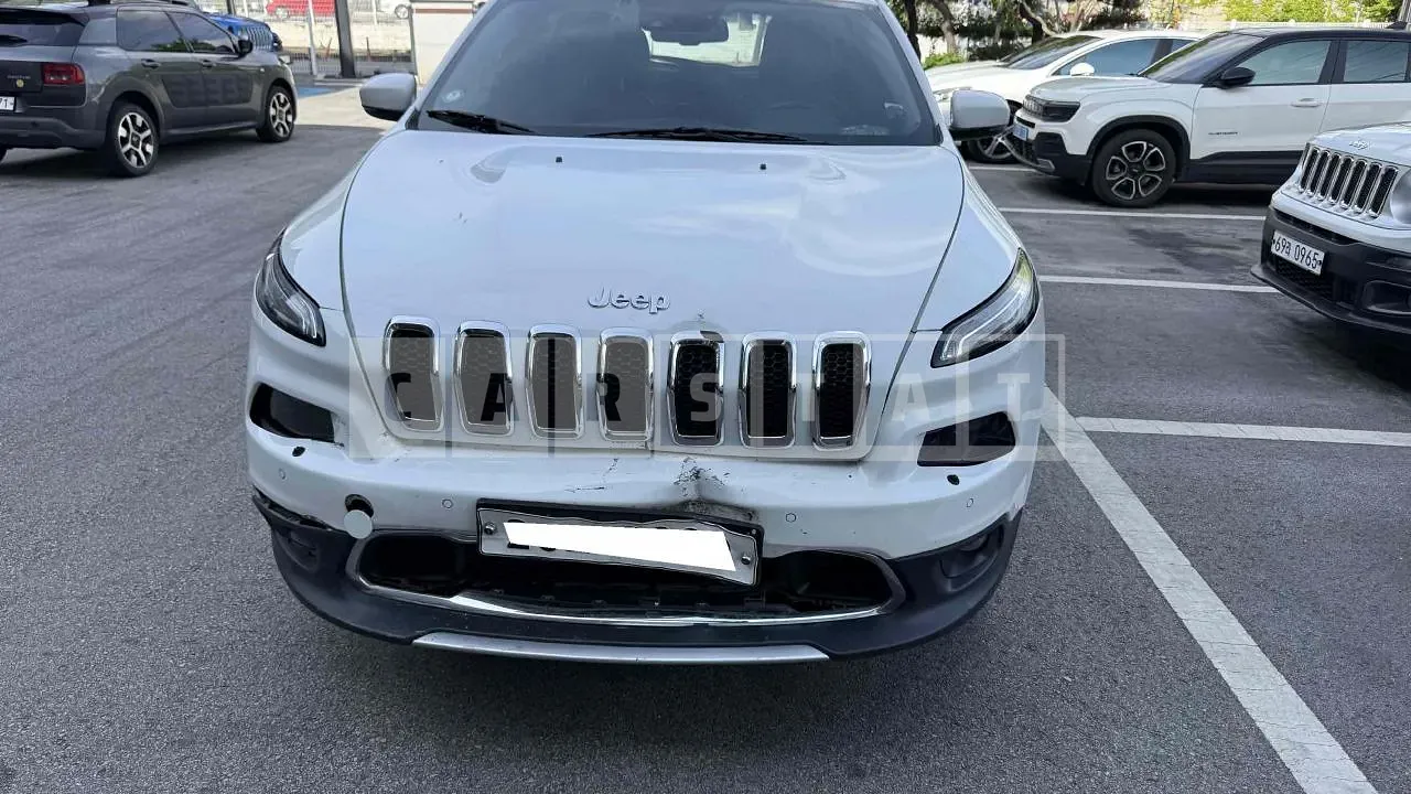 Photo 2 of 10: 2017 Jeep Cherokee 2.2, VIN 1C4PJMDU5HW629875 — Korean insurance auction