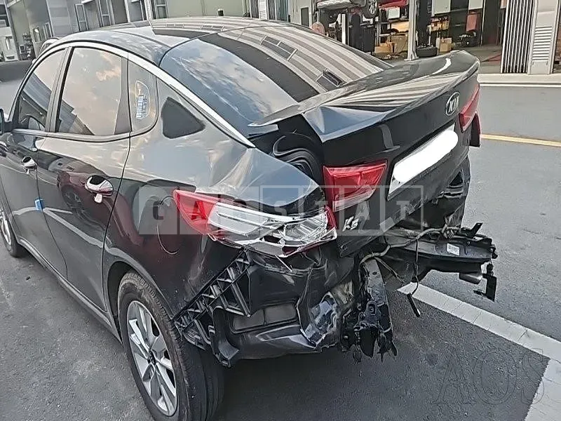 Photo 2 of 9: 2017 Kia K5, VIN KNAGS416BHA170705 — Korean insurance auction