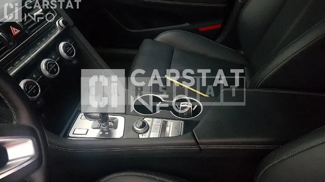 Photo 2 of 11: 2019 Genesis G70 2.0T — Korean insurance auction