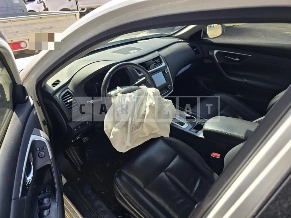 Photo 2 of 42: 2017 Nissan Altima 2.5 — Korean insurance auction