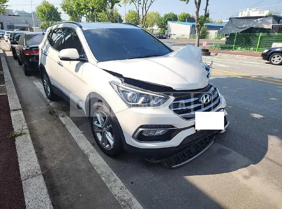 Photo 2 of 9: 2017 Hyundai Santa Fe — Korean insurance auction