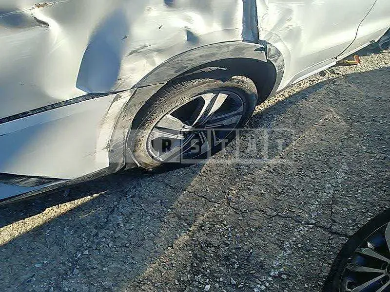 Photo 2 of 11: 2021 Kia Sorento, VIN KNARH81GBMA042059 — Korean insurance auction