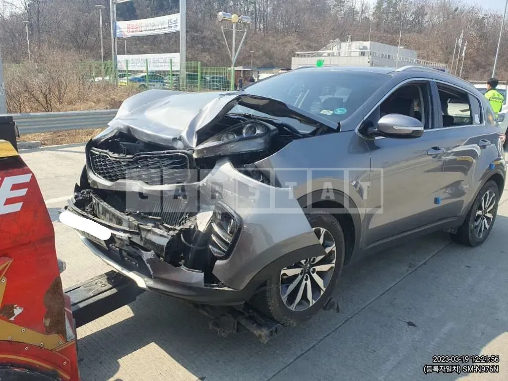Photo 2 of 5: 2016 Kia Sportage, VIN KNAPN813BGK134800 — Korean insurance auction