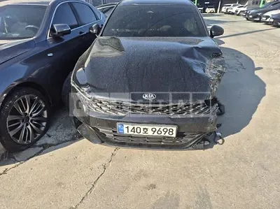 Photo 1 of 17: 2021 Kia K5 — Korean insurance auction