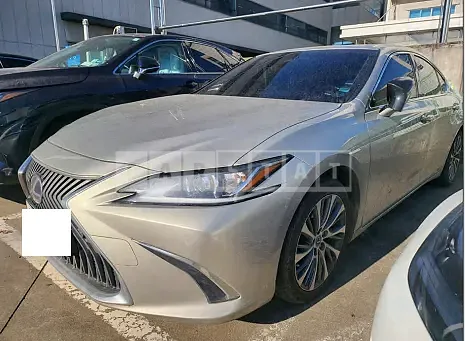 Photo 2 of 30: 2019 Lexus ES300h — Korean insurance auction