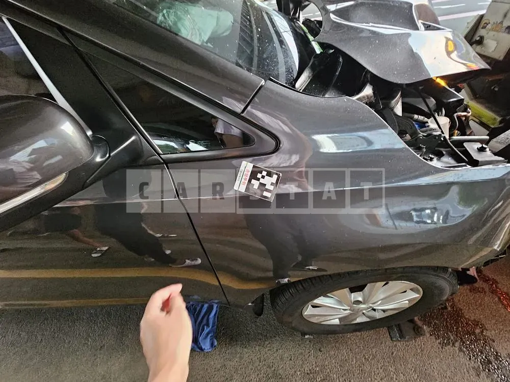 Photo 2 of 11: 2017 Kia Carnival, VIN KNHMF37ABJS406398 — Korean insurance auction