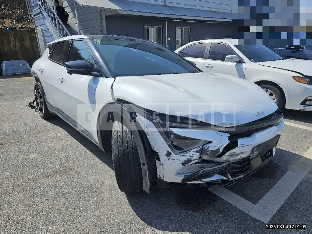 Photo 2 of 27: 2024 Kia EV6 Long Range — Korean insurance auction
