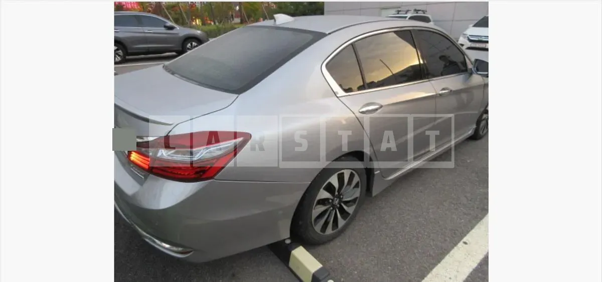Photo 2 of 8: 2017 Honda Accord Hybrid — Korean insurance auction