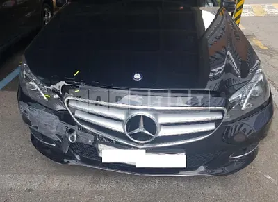 Photo 1 of 17: 2016 Mercedes-Benz E 300 4Matic, VIN WDDHF8BB9GB222779 — Korean insurance auction