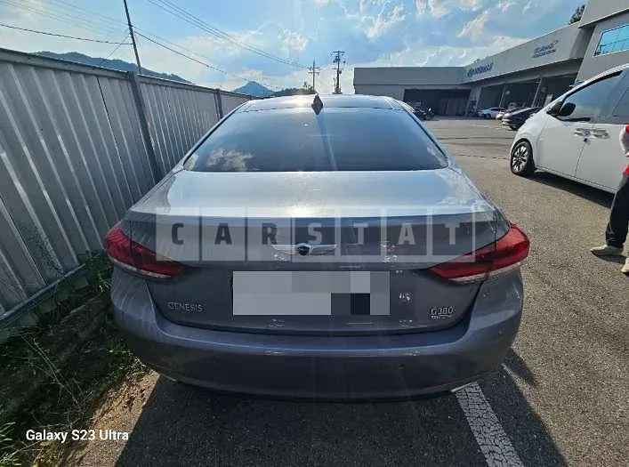 Photo 2 of 15: 2015 Genesis Dh — Korean insurance auction