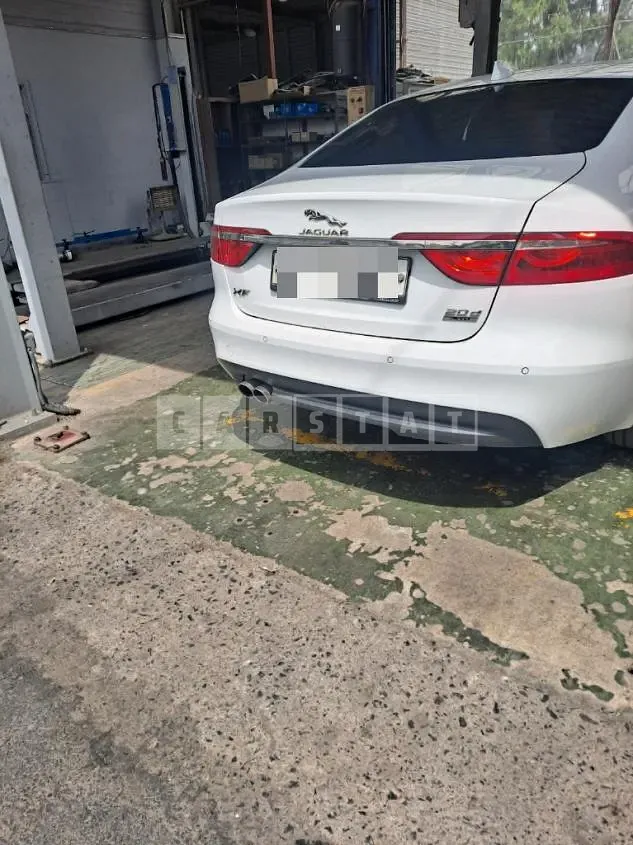 Photo 2 of 9: 2016 Jaguar XF 20d — Korean insurance auction
