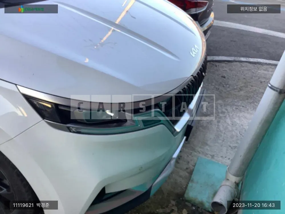 Photo 2 of 17: 2021 Kia Carnival Limousine, VIN KNANE81BBMS066210 — Korean insurance auction