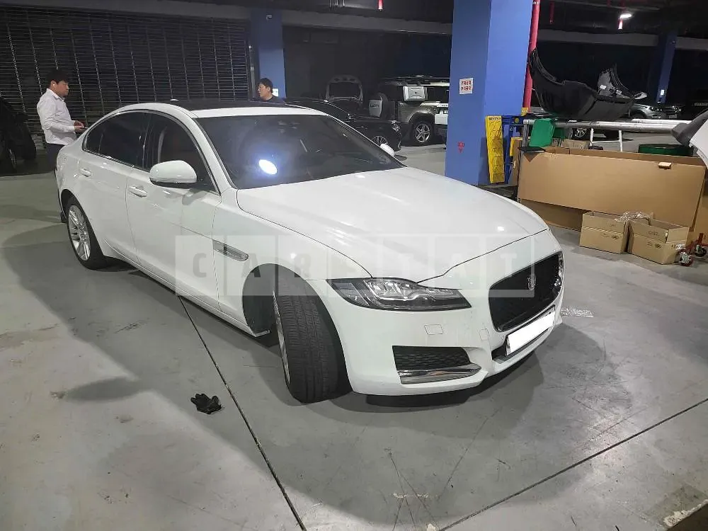 Photo 2 of 29: 2017 Jaguar XF 20d, VIN SAJBB4BN5HCY40970 — Korean insurance auction