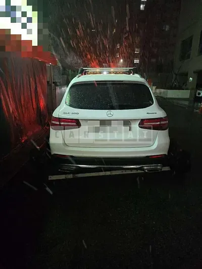 Photo 1 of 17: 2019 Mercedes-Benz GLC300 4Matic — Korean insurance auction