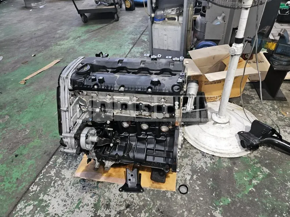 Photo 2 of 3: 2022 Bentley Engine /Korea Three Axis 1 Ton Long Body Truck Sub Engine, VIN KMFZCZ7KBNU990606 — Korean insurance auction