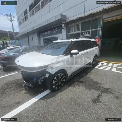 Photo 1 of 8: 2020 Kia Carnival, VIN KNANE81BBMS019542 — Korean insurance auction