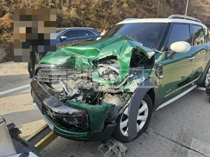 Photo 2 of 4: 2020 MINI Cooper D Countryman All 4 Rde (17), VIN WMWYY5109L3J80599 — Korean insurance auction