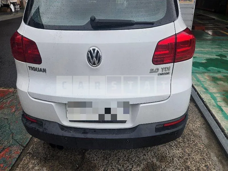Photo 2 of 15: 2015 Volkswagen Tiguan 2.0 TDI Blue Motion — Korean insurance auction