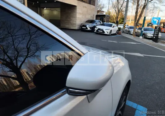 Photo 2 of 23: 2017 Lexus ES300h — Korean insurance auction