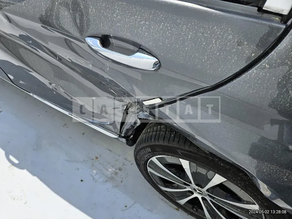 Photo 2 of 17: 2020 Mercedes-Benz E300 e 4Matic — Korean insurance auction