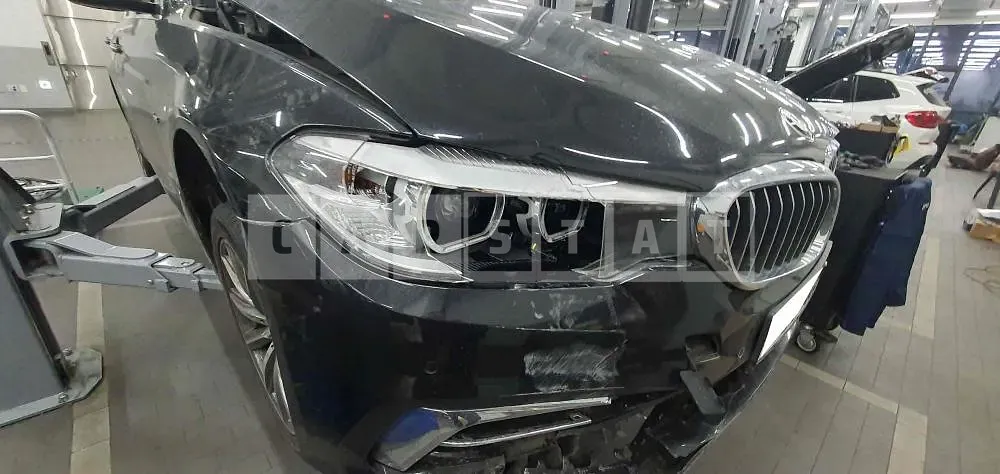 Photo 2 of 27: 2018 BMW 520i, VIN WBAJK7103JBH24101 — Korean insurance auction