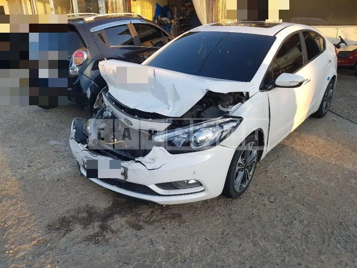 Photo 2 of 12: 2015 Kia K3 1.6 — Korean insurance auction