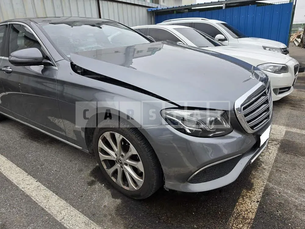 Photo 2 of 20: 2019 Mercedes-Benz E220 d, VIN WDDZF0EB4KA650601 — Korean insurance auction