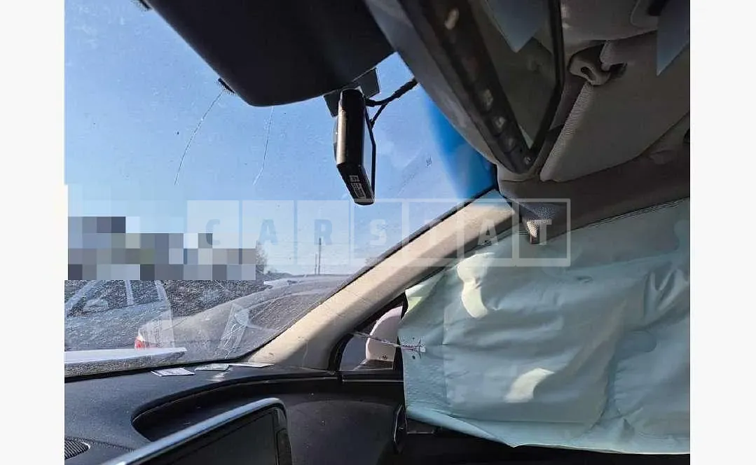 Photo 2 of 34: 2018 Hyundai Santa Fe TM Diesel, VIN KMHS281BBKU063552 — Korean insurance auction