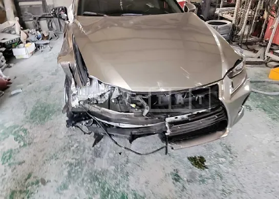 Photo 2 of 32: 2017 Lexus IS200T, VIN JTHBA5D29H5043800 — Korean insurance auction