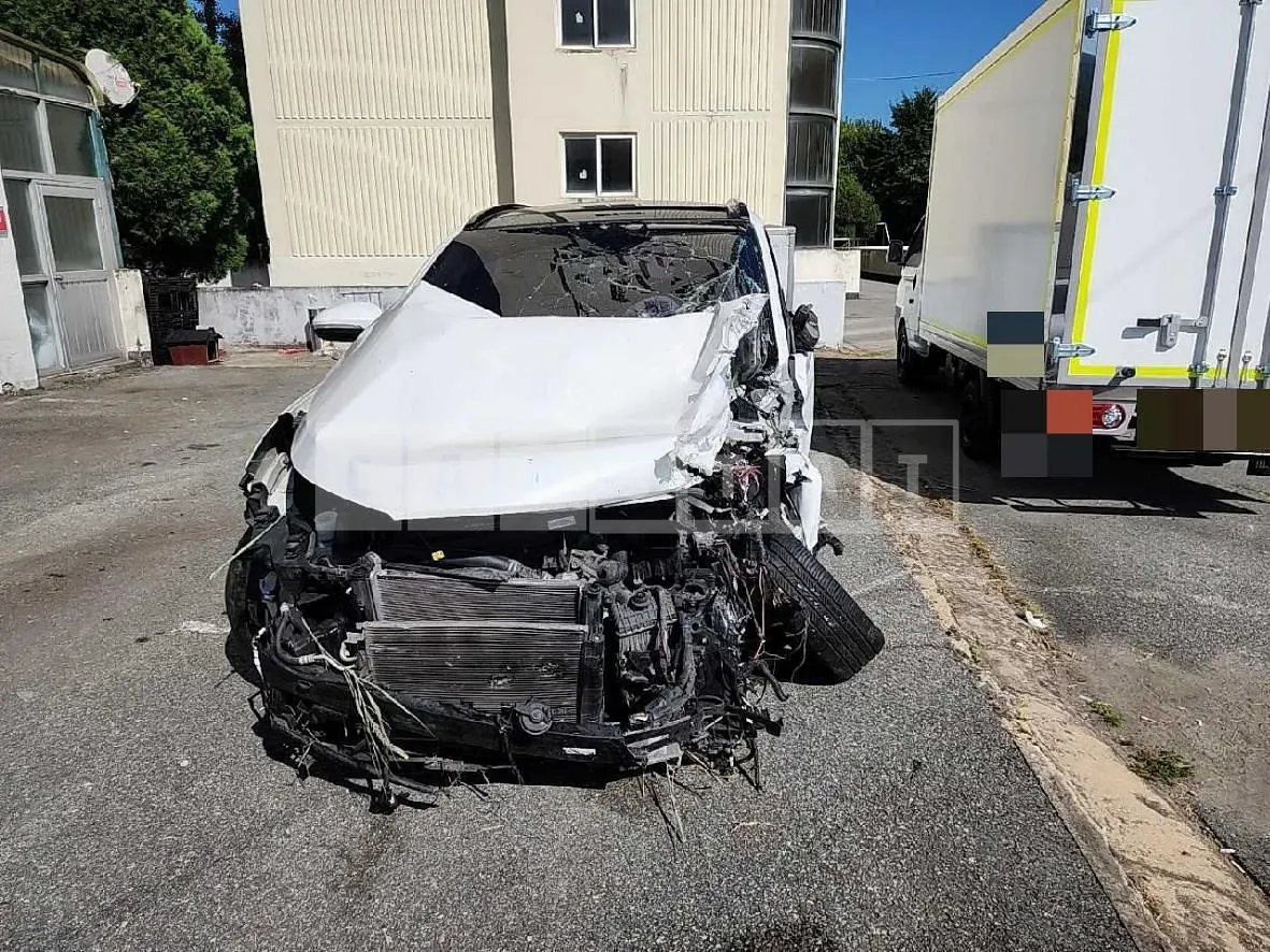 Photo 2 of 45: 2017 Hyundai Tucson TL, VIN KMHJ5815GJU601402 — Korean insurance auction
