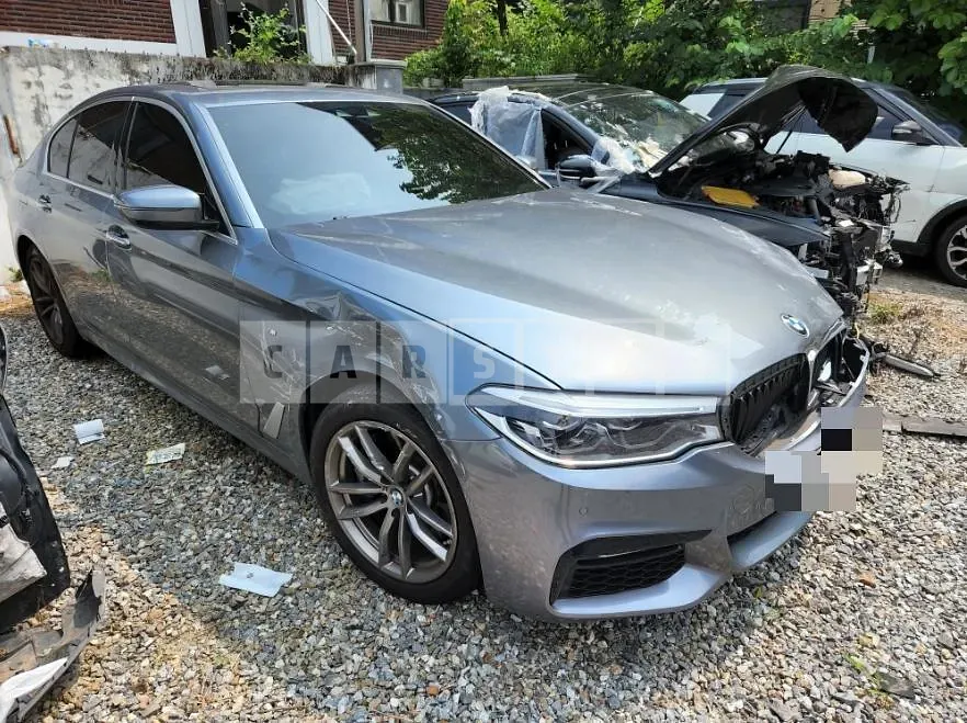 Photo 2 of 8: 2017 BMW 530i xDrive — Korean insurance auction