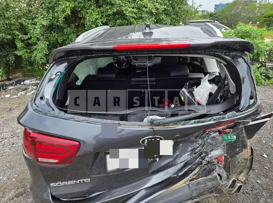 Photo 2 of 9: 2019 Kia Sorento — Korean insurance auction