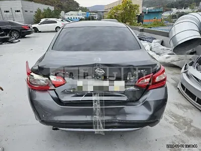 Photo 1 of 15: 2016 Nissan Altima 2.5 — Korean insurance auction