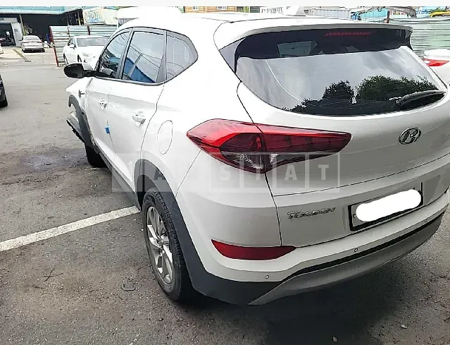 Photo 2 of 12: 2018 Hyundai Tucson, VIN KMHJ2815GJU658029 — Korean insurance auction