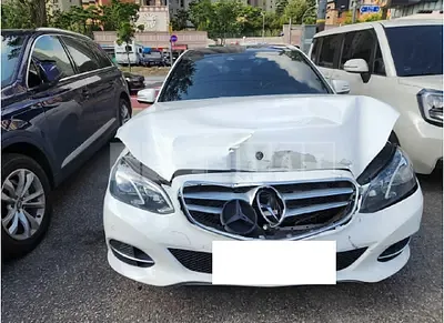 Photo 1 of 12: 2016 Mercedes-Benz E250 — Korean insurance auction