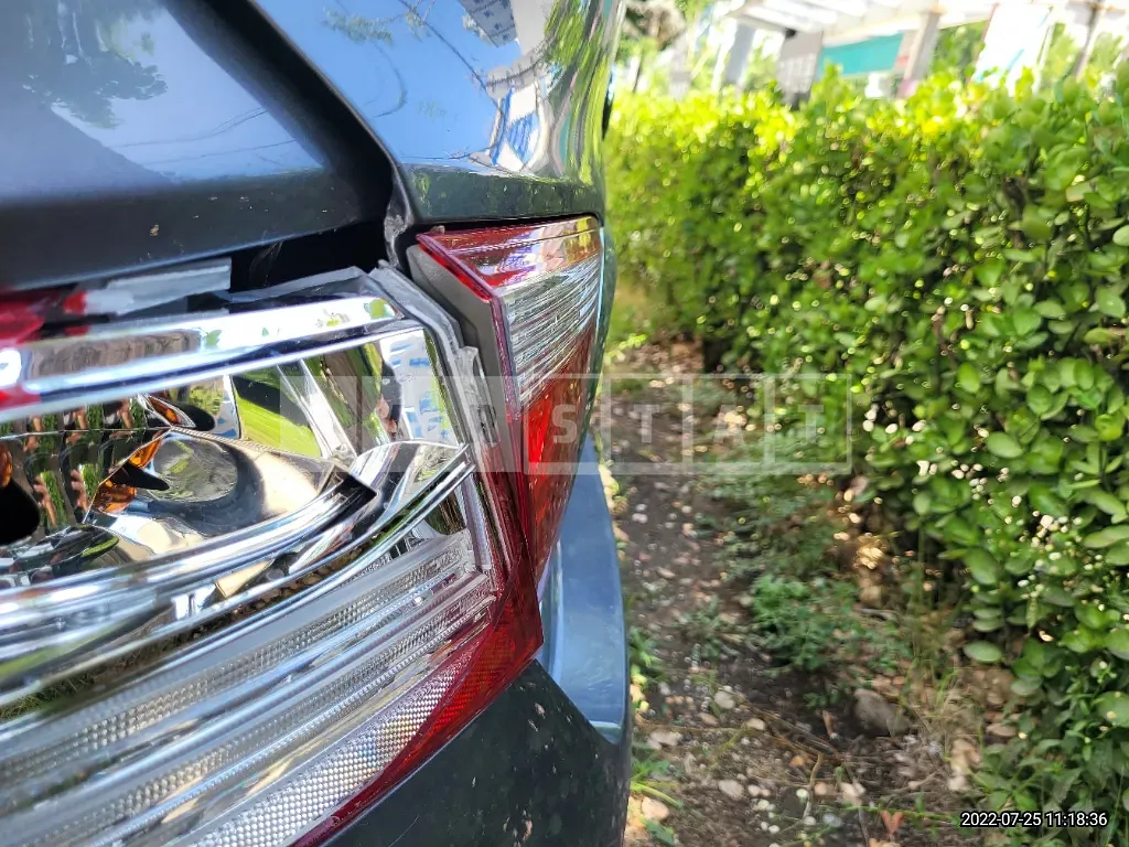Photo 2 of 13: 2017 Toyota Camry Hybrid LE, VIN 4T1BD1FK9HU213282 — Korean insurance auction