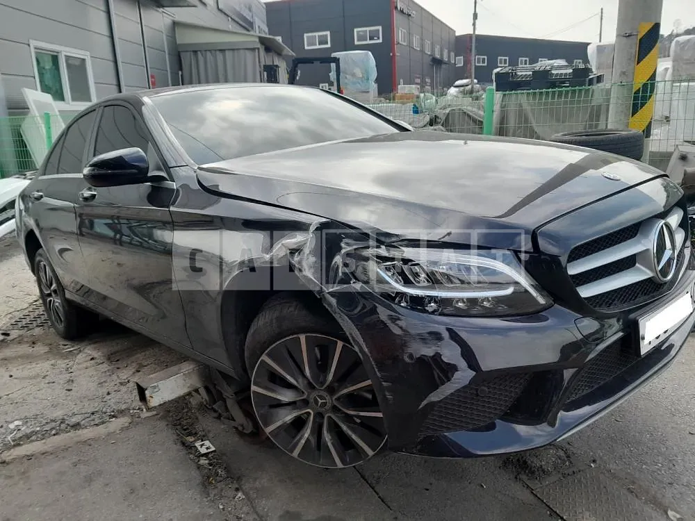 Photo 2 of 29: 2020 Mercedes-Benz C200, VIN WDDWF8AB8LR563326 — Korean insurance auction