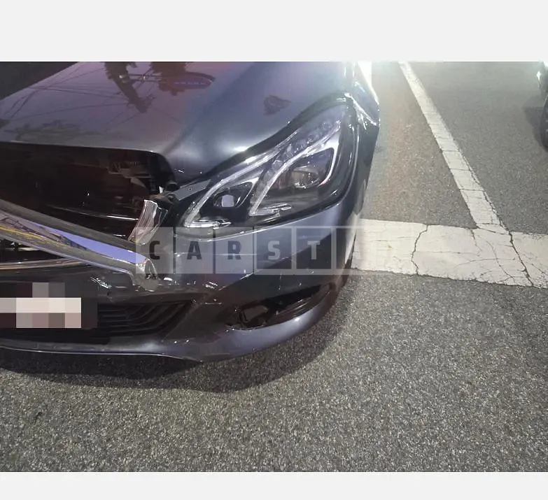 Photo 2 of 6: 2016 Mercedes-Benz E300 — Korean insurance auction