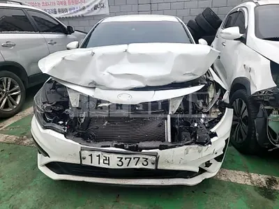 Photo 1 of 17: 2019 Kia K5, VIN KNAGW411BKA310136 — Korean insurance auction
