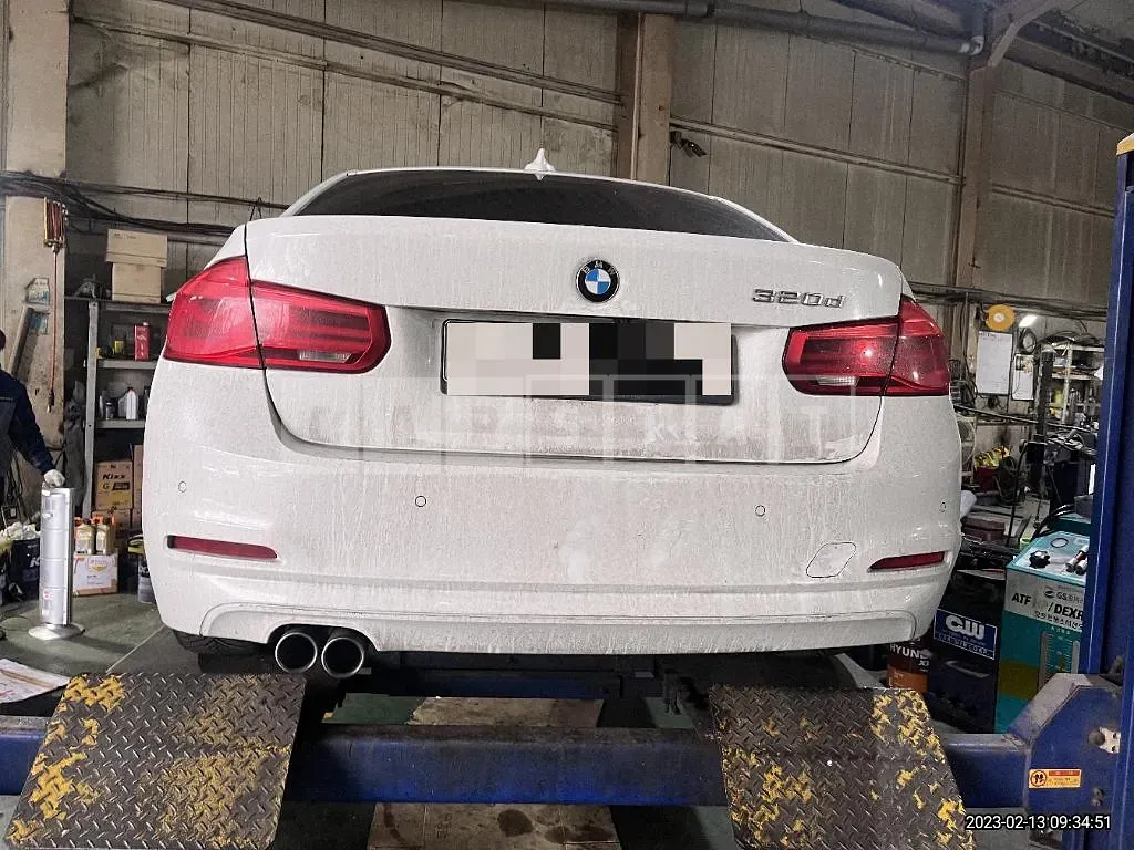 Photo 2 of 19: 2016 BMW 320d, VIN WBA8C5109GK639558 — Korean insurance auction
