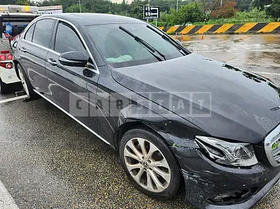 Photo 1 of 11: 2019 Mercedes-Benz E220d, VIN WDDZF0EBXKA687975 — Korean insurance auction