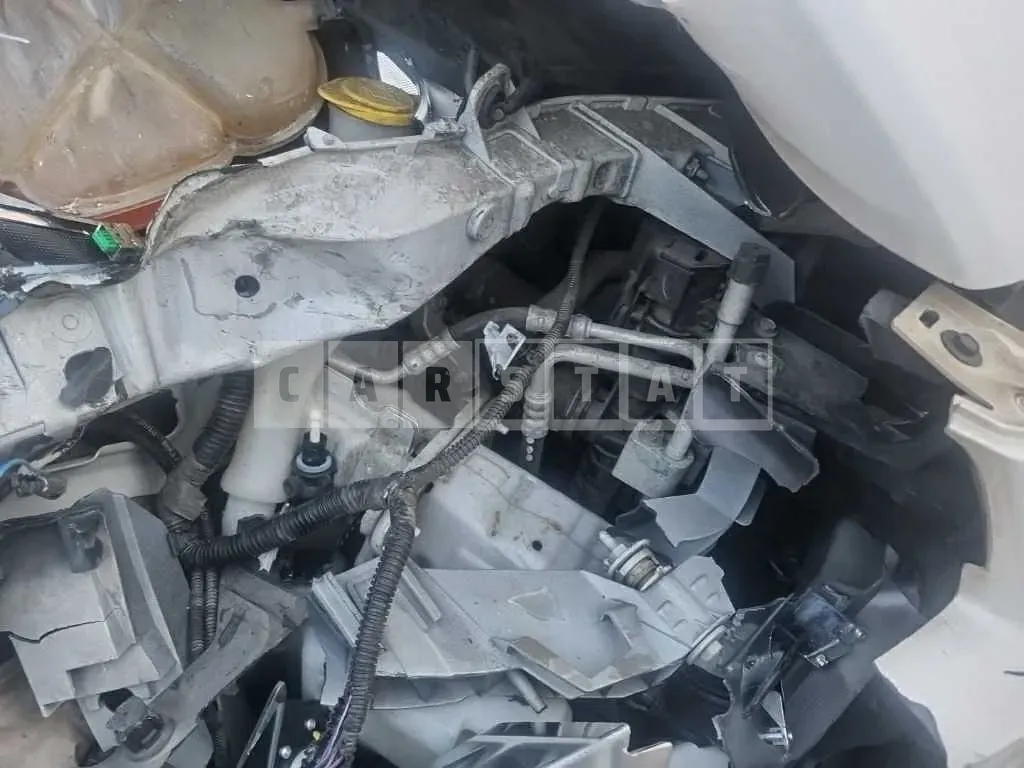 Photo 2 of 21: 2015 Ford Escape, VIN 1FMCU9J91FUB22267 — Korean insurance auction