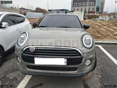 Photo 1 of 14: 2018 MINI Cooper (5 Door), VIN WMWXU1107K2H34374 — Korean insurance auction