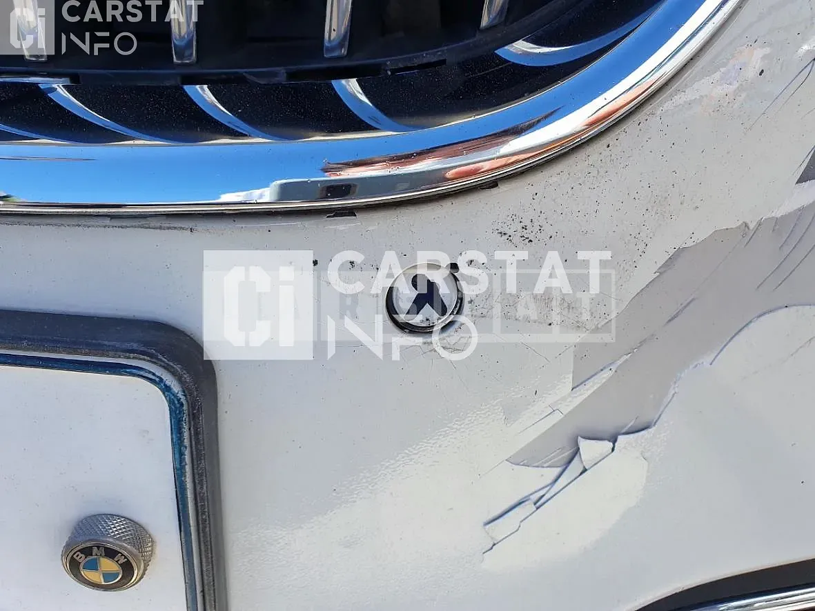 Photo 2 of 10: 2016 BMW 520d, VIN WBA5E510XGG073071 — Korean insurance auction