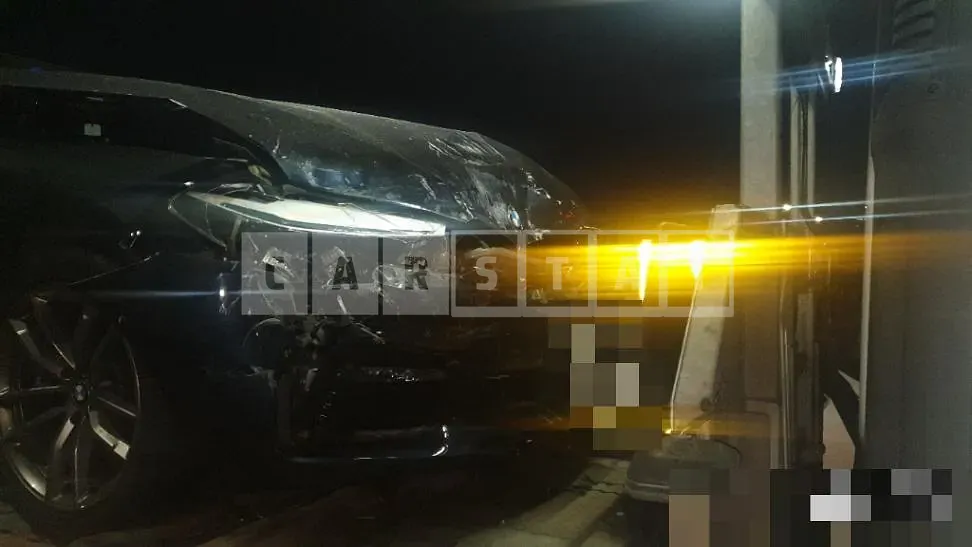 Photo 2 of 23: 2018 BMW 530i — Korean insurance auction
