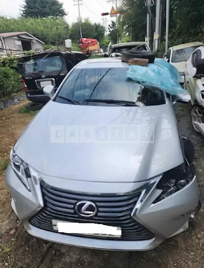 Photo 1 of 33: 2017 Lexus ES300h, VIN JTHBW1GG3H2136380 — Korean insurance auction